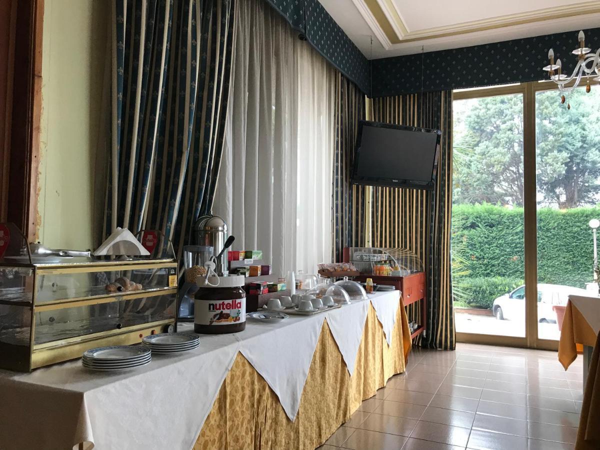 Cristal Hotel Manocalzati Bagian luar foto