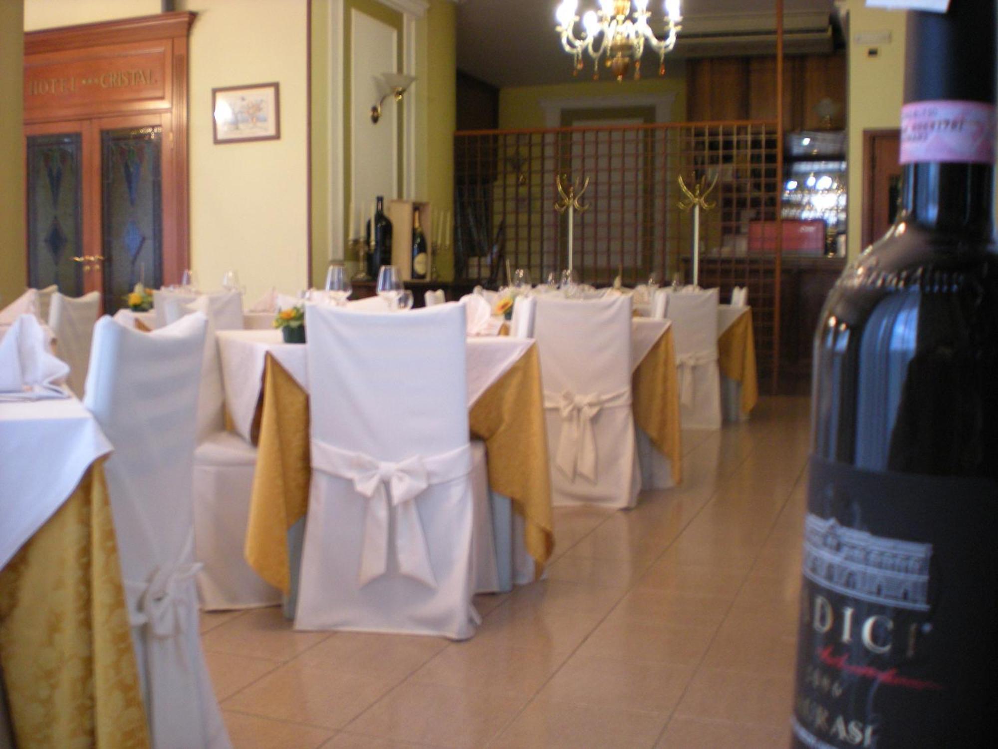 Cristal Hotel Manocalzati Bagian luar foto