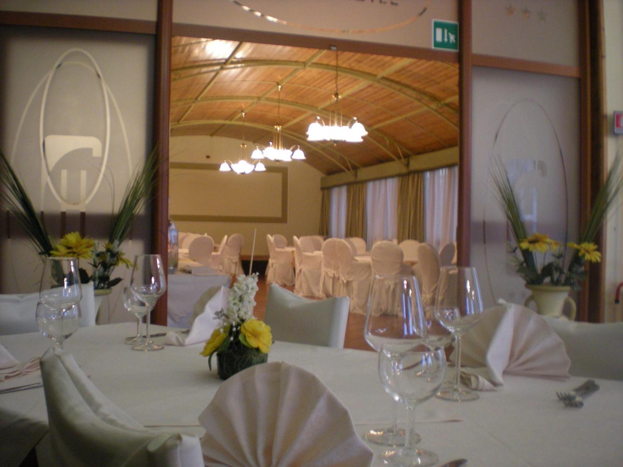Cristal Hotel Manocalzati Bagian luar foto