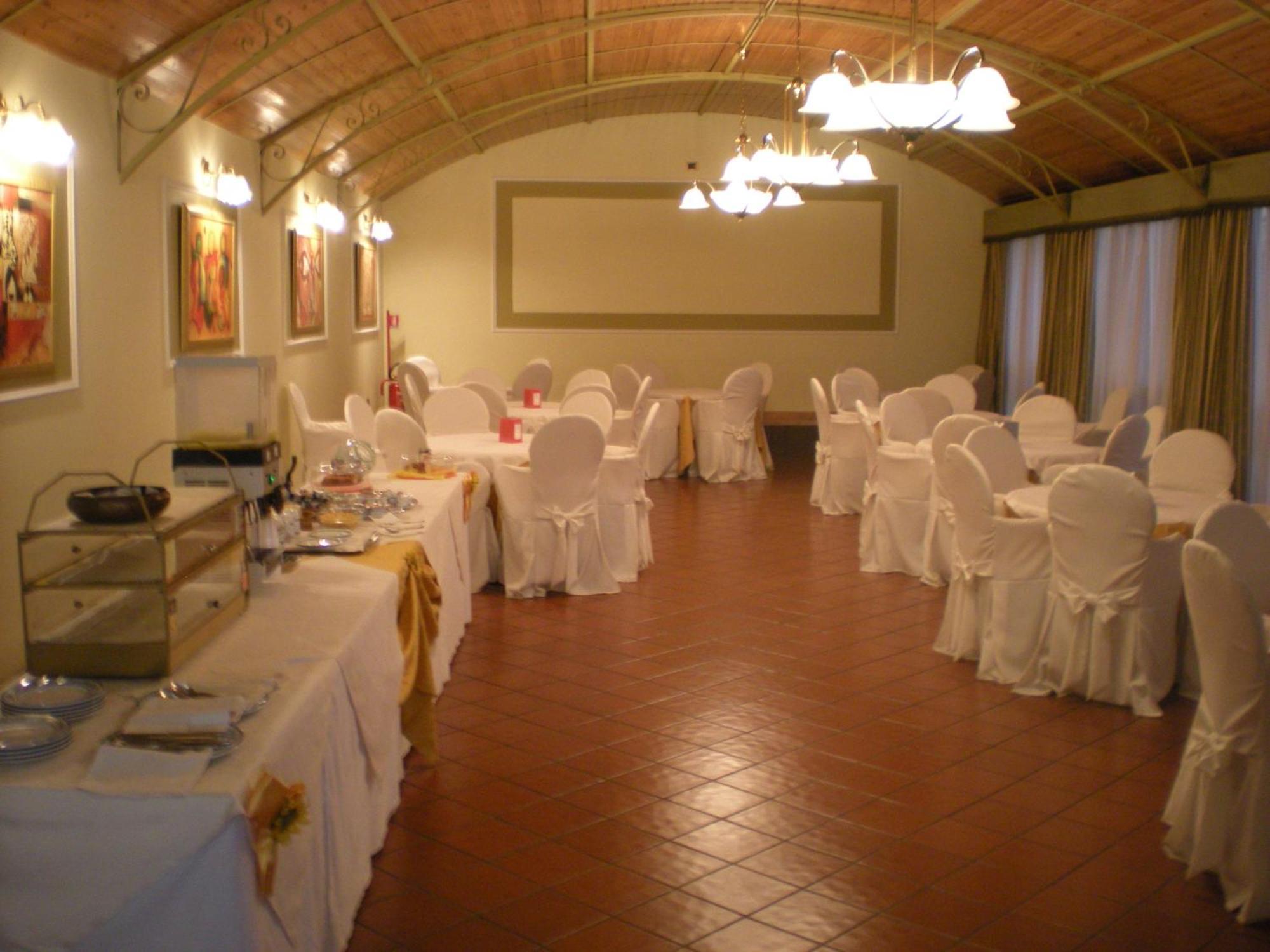 Cristal Hotel Manocalzati Bagian luar foto