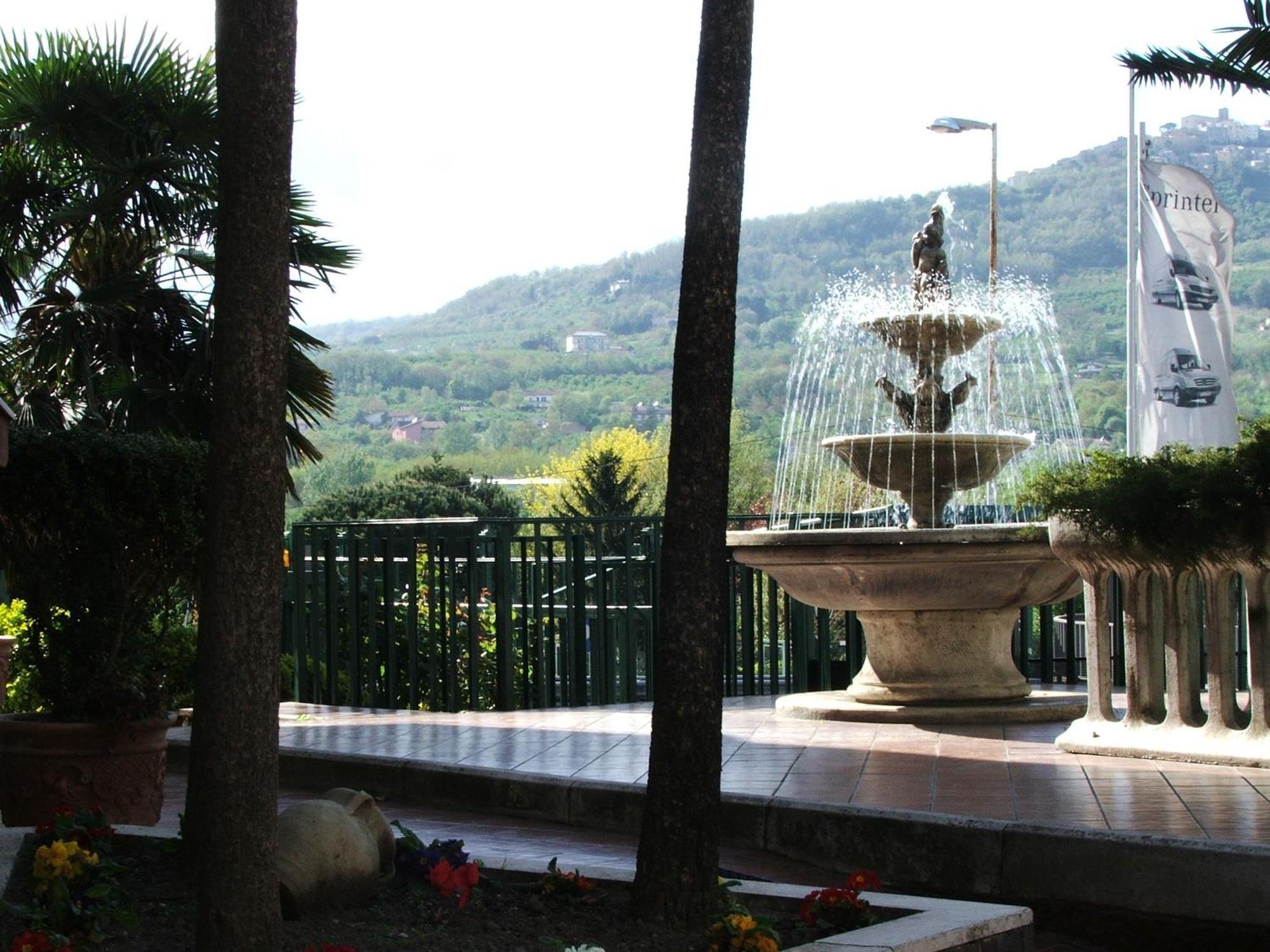 Cristal Hotel Manocalzati Bagian luar foto