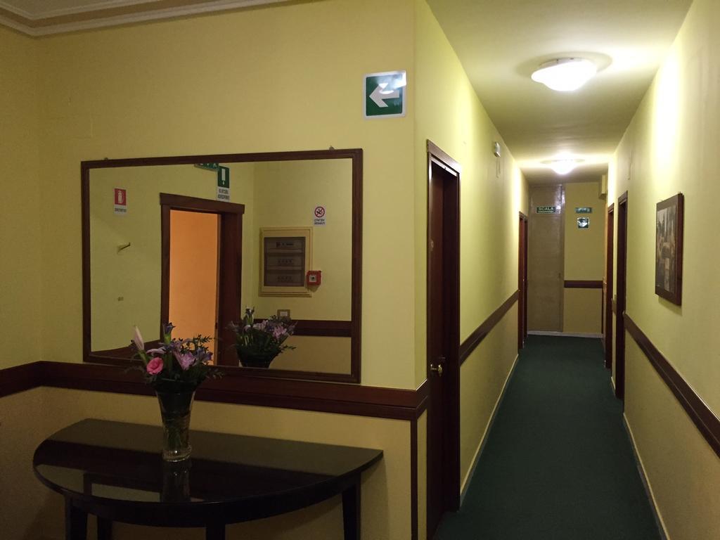 Cristal Hotel Manocalzati Bagian luar foto