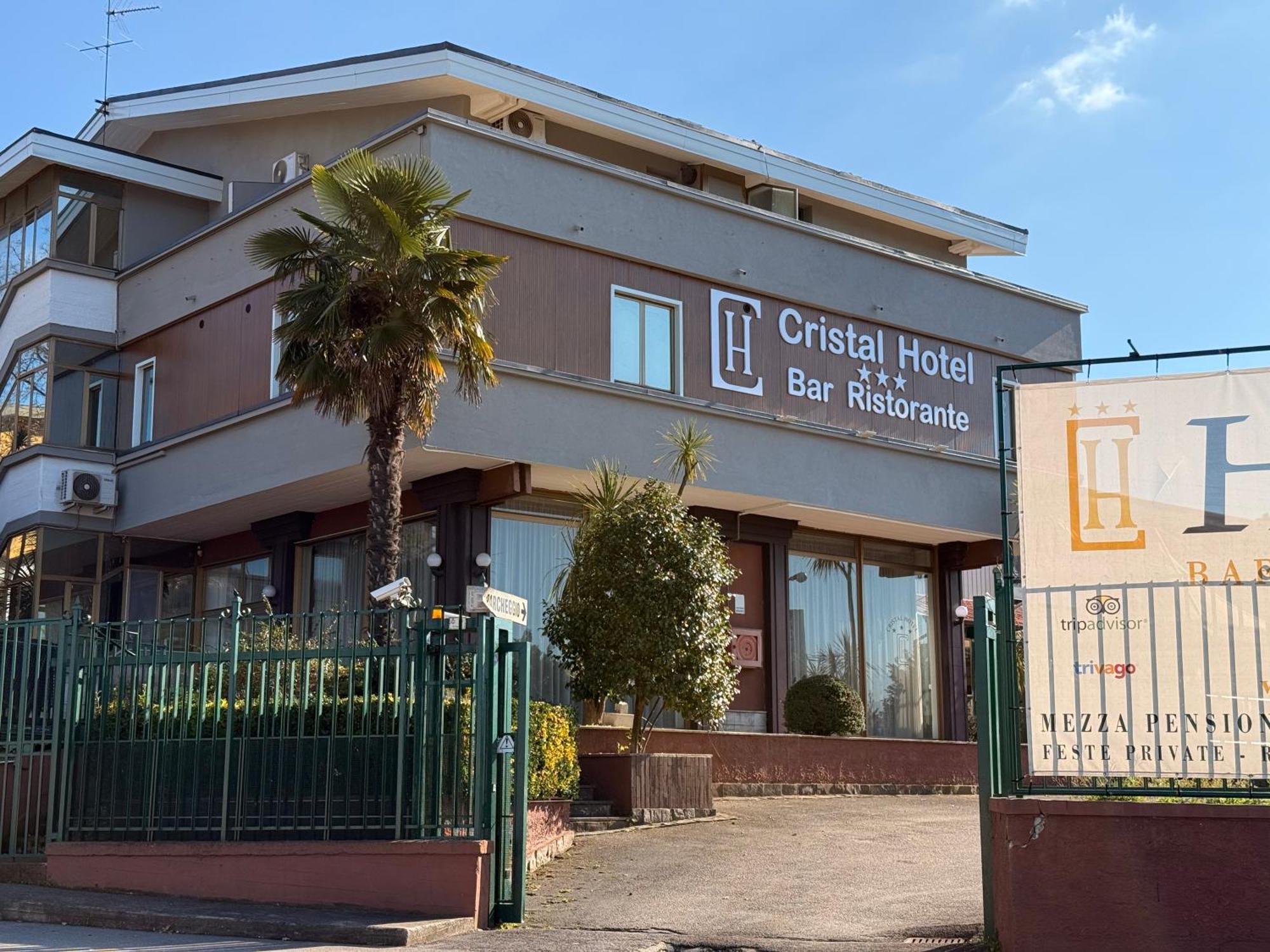 Cristal Hotel Manocalzati Bagian luar foto