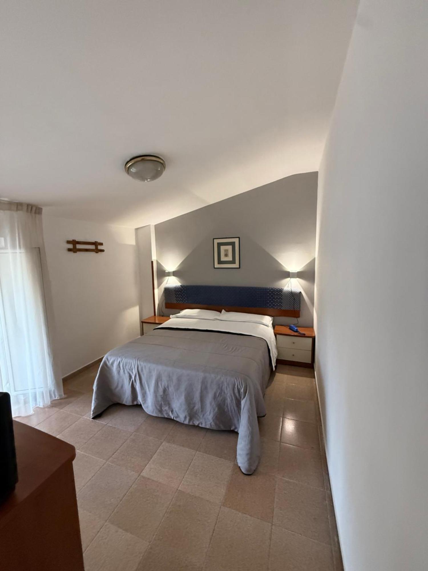 Cristal Hotel Manocalzati Bagian luar foto
