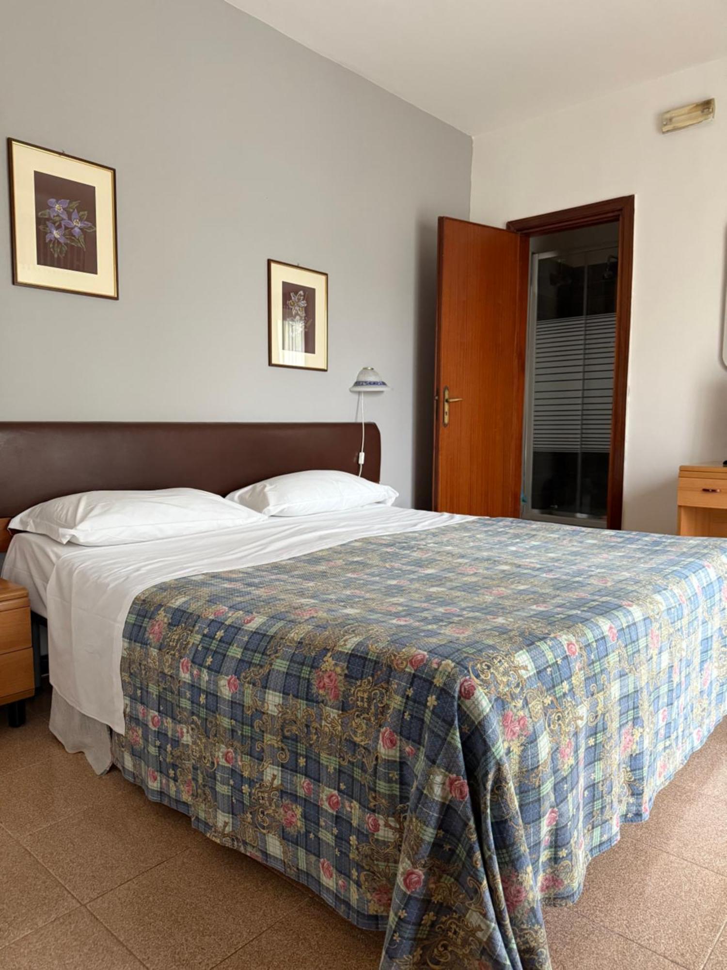 Cristal Hotel Manocalzati Bagian luar foto