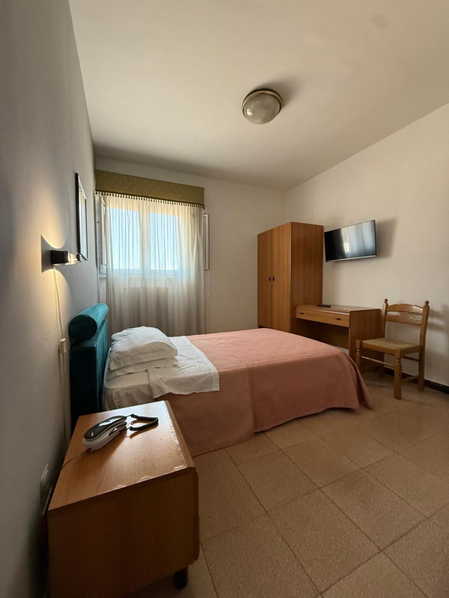 Cristal Hotel Manocalzati Bagian luar foto