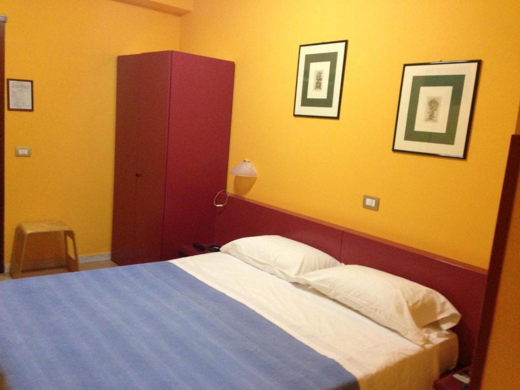 Cristal Hotel Manocalzati Bagian luar foto