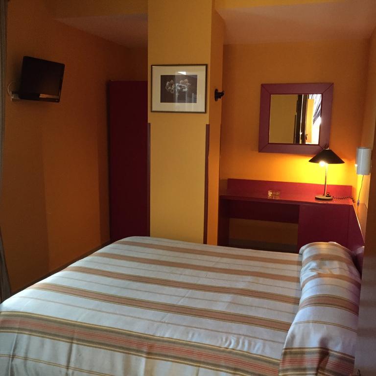 Cristal Hotel Manocalzati Bagian luar foto