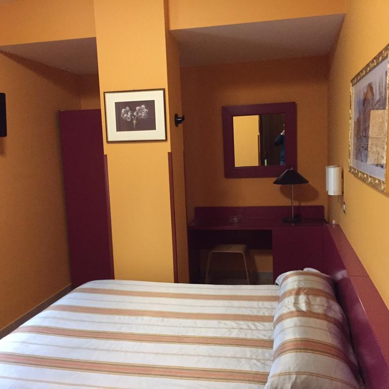 Cristal Hotel Manocalzati Bagian luar foto