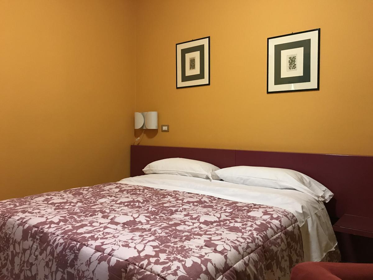 Cristal Hotel Manocalzati Bagian luar foto